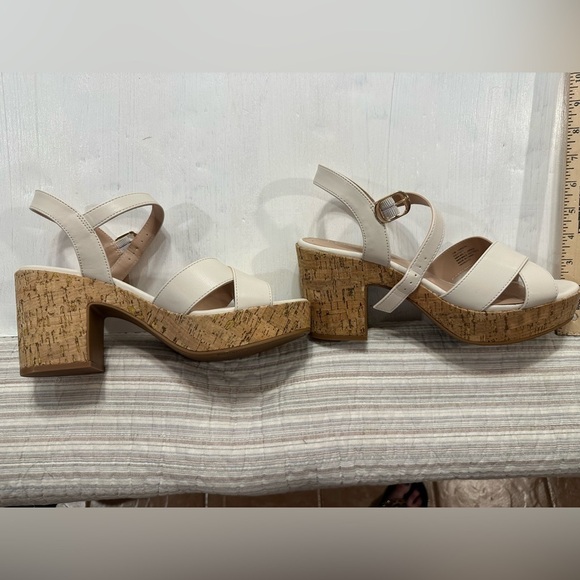 Kensie Carsyn Women’s Cork Heel Platform Sandals Size 11M Nude Strappy Buckle - Picture 4 of 7